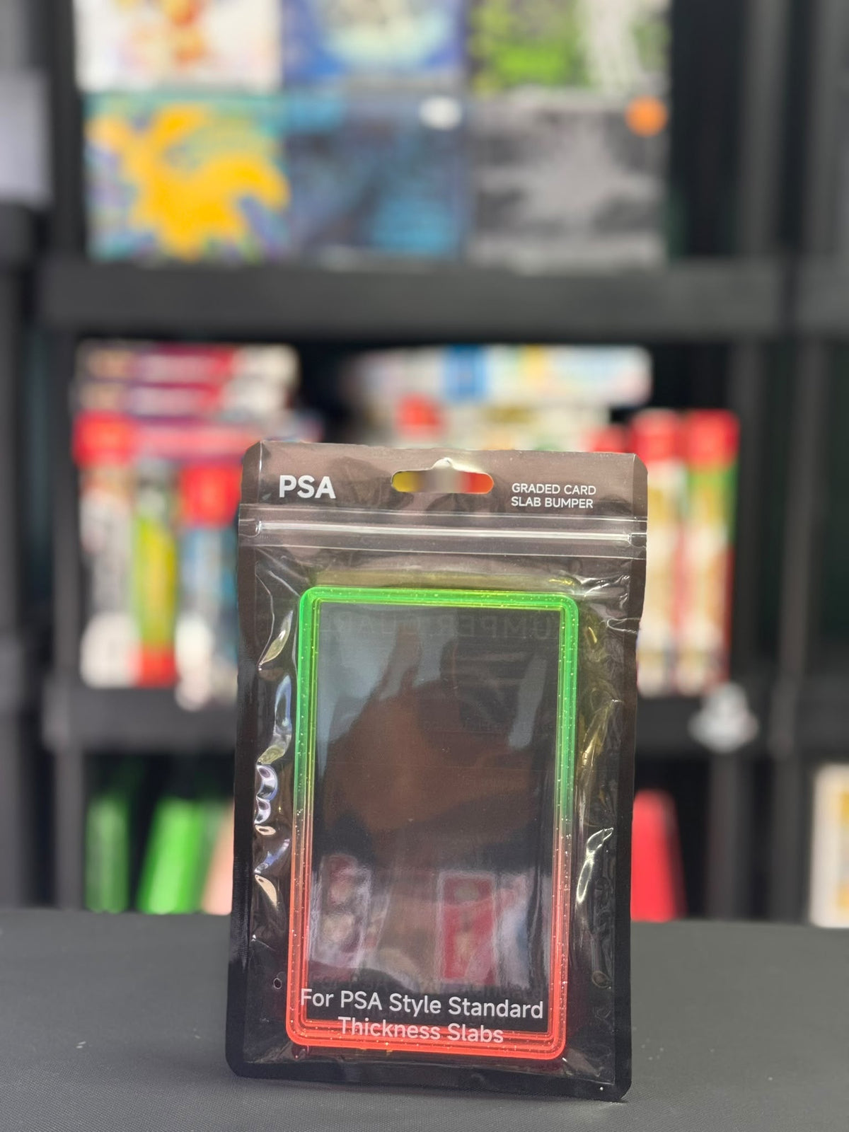 Protector bumper para slab (tarjeta graduada) – Verde neón y rojo coral 1